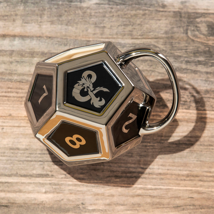 Dungeons & Dragons Becher in W12-Form