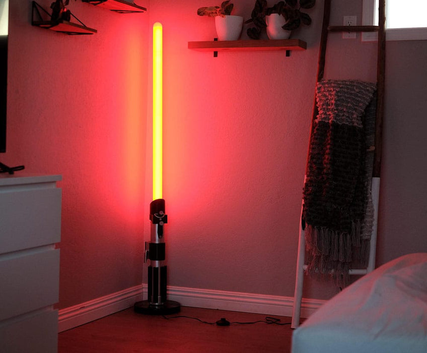Lampadaire Star Wars sabre laser de Dark Vador